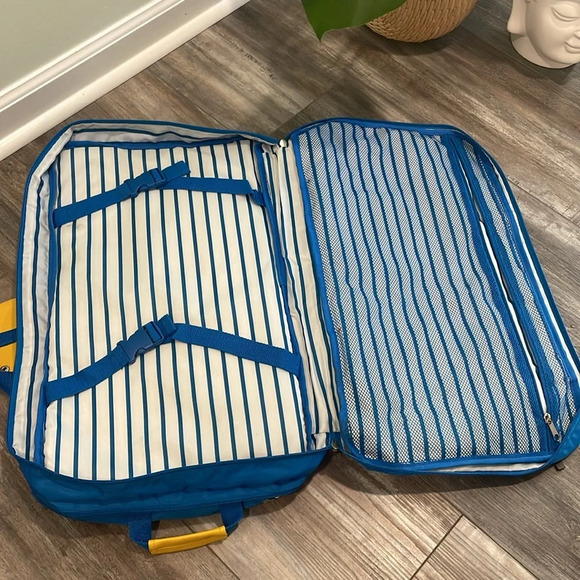 Love Taza Target 2 in 1 Blue Carry on Duffel Bag Backpack - Picture 3 of 16